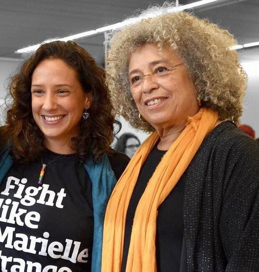 "As mulheres negras na construção de uma nova utopia" por Angela Davis