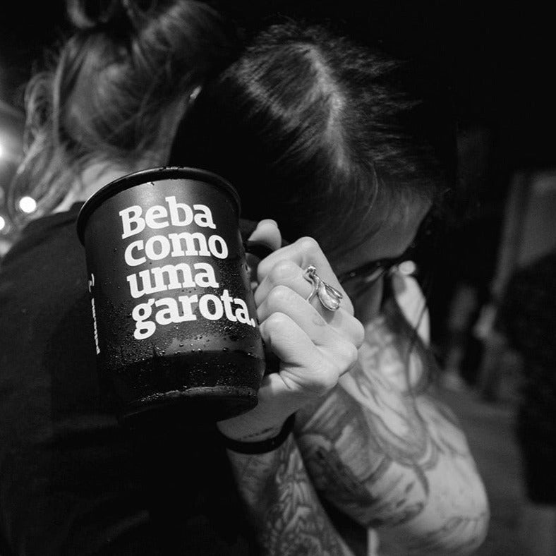 Caneca de Chopp | Beba como uma garota.®